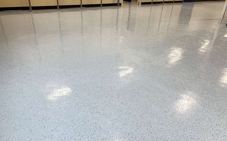 commercial_retail_store_epoxy_flooring_decorative_random_flake_04